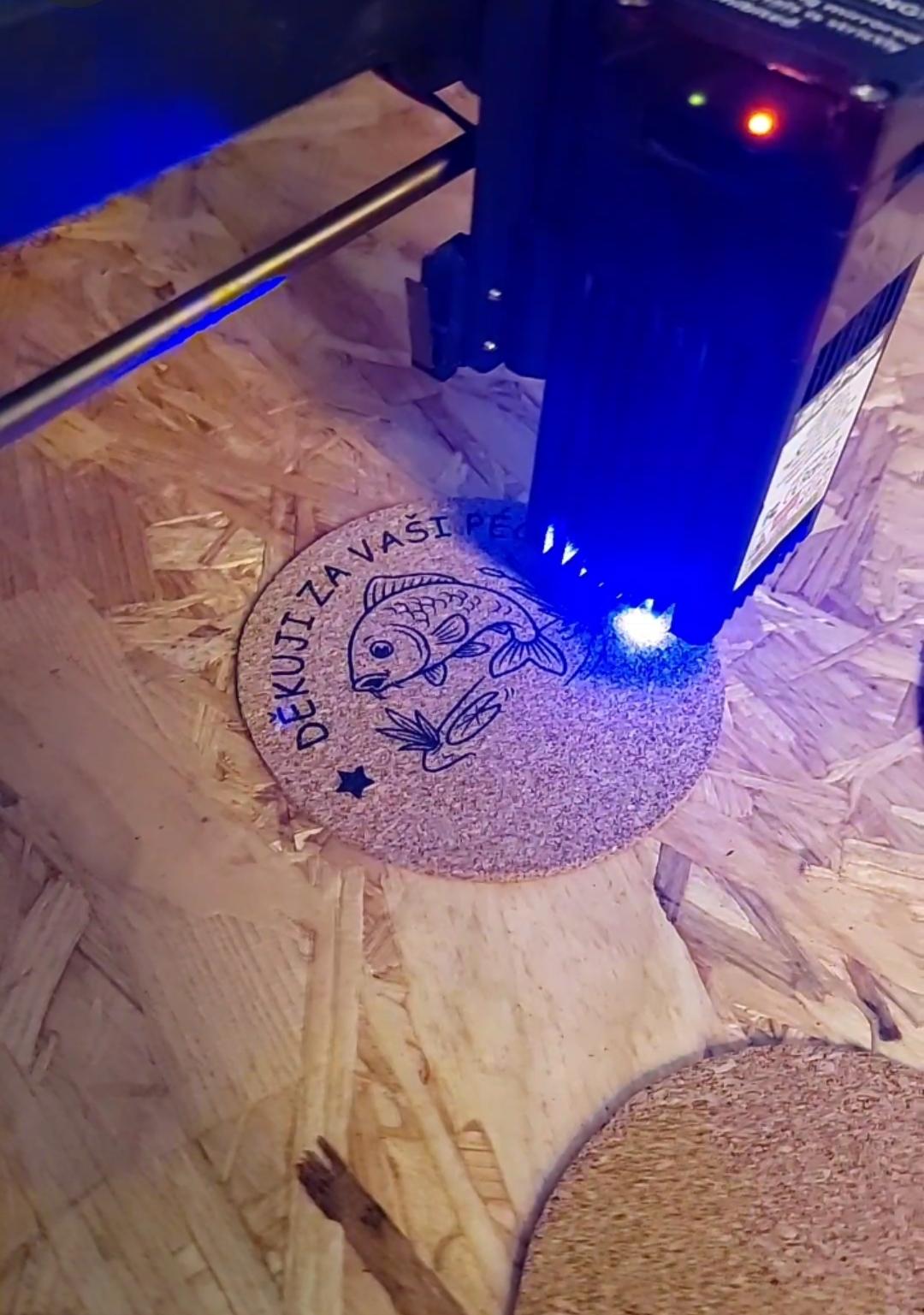 Laserové gravírování v dílně Lipové kouzlo